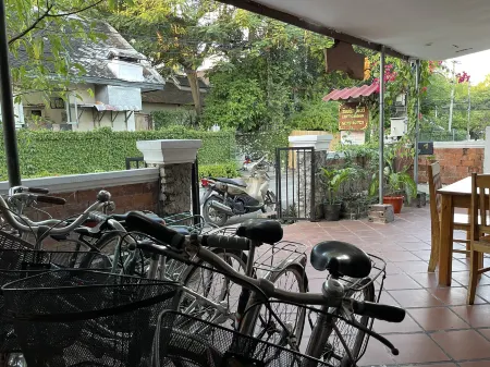 Liberty Place Отели рядом с достопримечательностью «Wat Wisunalat»