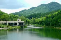 Yunyue Resort Hotel (Anji Wufeng Mountain International Youth Camp) - รีสอร์ท