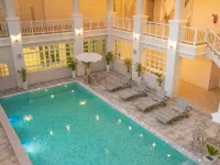 เดอ ฮัก โฮเทล แอนด์ เรสซิเดนซ์ โรงแรมใกล้พิพิธภัณฑ์อูบคำ