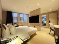 Chonpines Hotel （Xinyi Daqiao Road Municipal Party School Store) - 2-Star