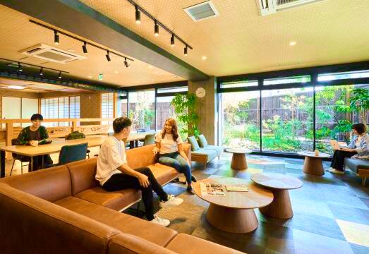 코고 텐노지의 아담한 객실