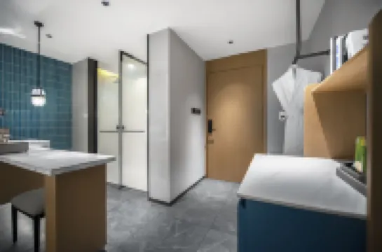 Royard Hotel Hotels near Chengdu Du Fu Thatched Cottage Museum