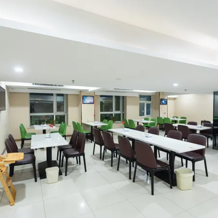 GreenTree Inn(Xincai Yueliangwan Park)