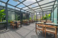 Meishan Yuetu Starry Sky Hotel