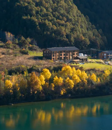 Qianshanji Hotel Отели рядом с достопримечательностью «Lugu Lake Viewing Platform»