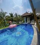 Suliya River View Resort Hotel (Jinghong Gaozhuang West Shuangjing Starlight Night Market Branch)