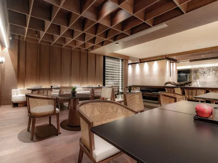 Huzhou South Taihu Greenland Vida Loca Boutique Jinan Xueye Lake Resort Hotel Отели рядом с достопримечательностью «Zhongguo Danshuiyu Museum»