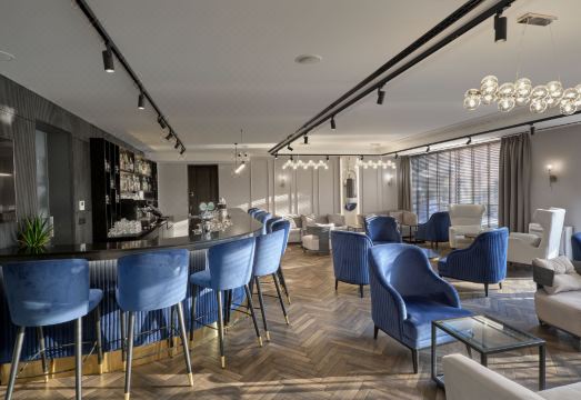 래디슨 호텔 플로브디브의 수영장 또는 스파 시설