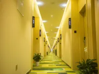 Vatica Hotel (Luotian County City Plaza)