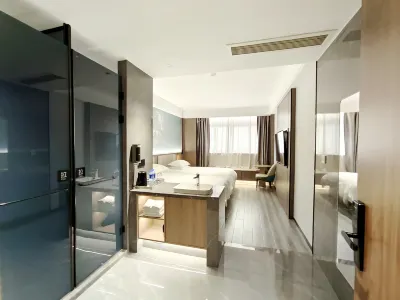 PiIton HOTEL Hotels in Passenger Transportation Center