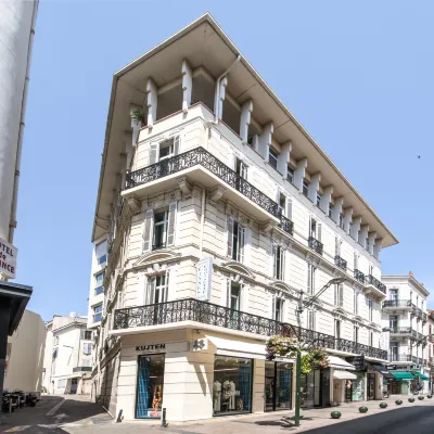 Cannes Croisette Prestige Apart'Hotel Отели рядом с достопримечательностью «Пляж Бижу»