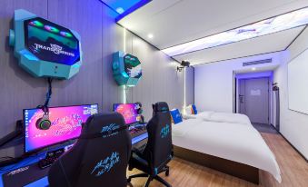 PK Esports Hotel(Xiamen Railway Station MixC )