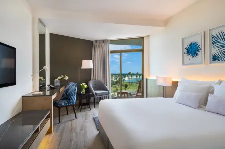 JA Beach Hotel, Dubai
