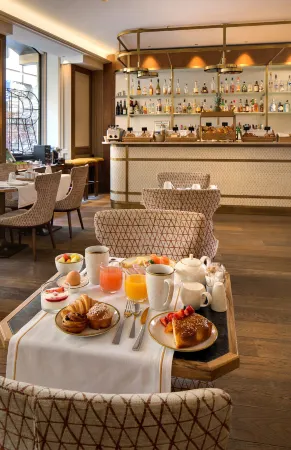 Rochester Champs Elysees Paris Отели рядом с достопримечательностью «Театр Елисейских Полей»