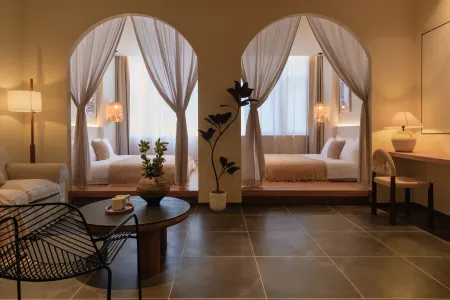 Yanhai Homestay Hotel Отели рядом с достопримечательностью «Xinghai Square Recreation Ground»