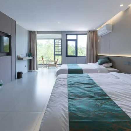Longhushan Moker Hotel