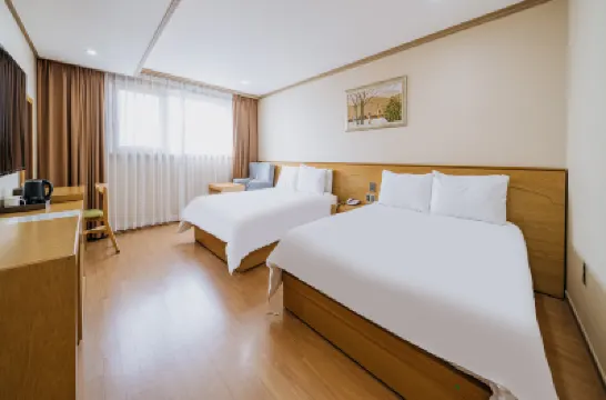 諾永飯店 濟州漢拏大學附近的飯店