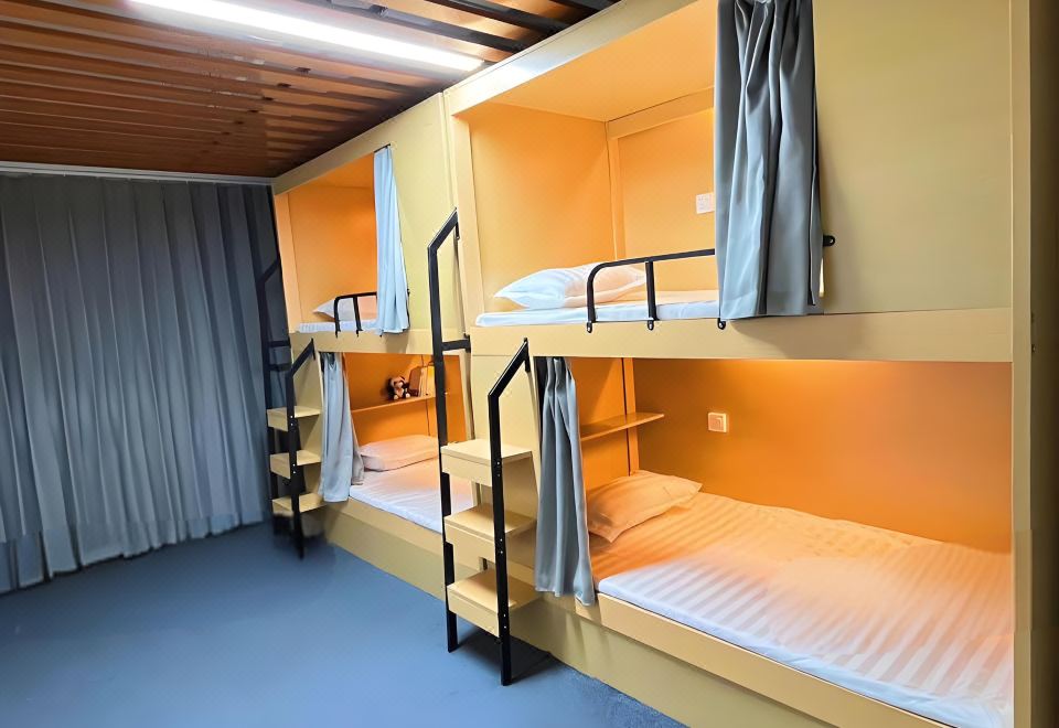 3. 지흐싱 유스 호..