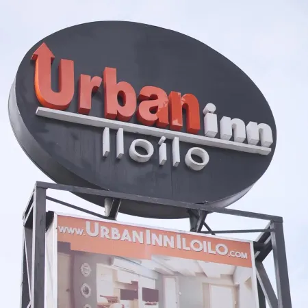 Urban Inn Iloilo Отели рядом с достопримечательностью «Площадь Моло»