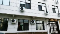 Yuewei Homestay Hotels in Kaifeng station area