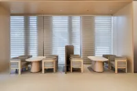 JI 호텔 (시닝 기차역 광장 서쪽)