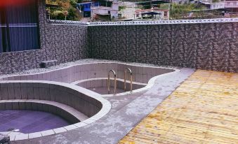 Lixian Bipeng Valley Yulan Huating Hotel
