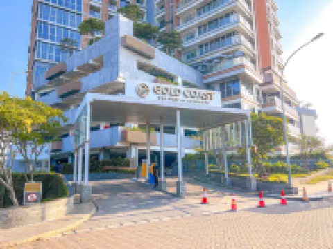 Gold Coast PIK Apartments by HostJess Hotels near بيك أفينيو