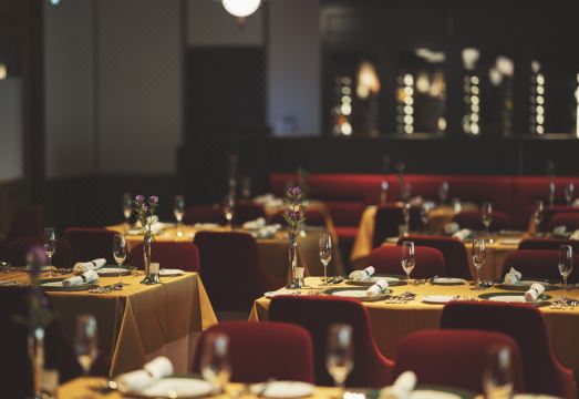 만페이 호텔의 정원 전망과 외관