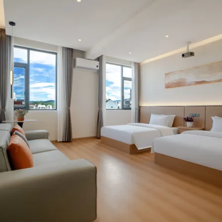 Mengzi Jiangshangyue Light Luxury Hotel (Honghe Prefecture Vocational Education Park)