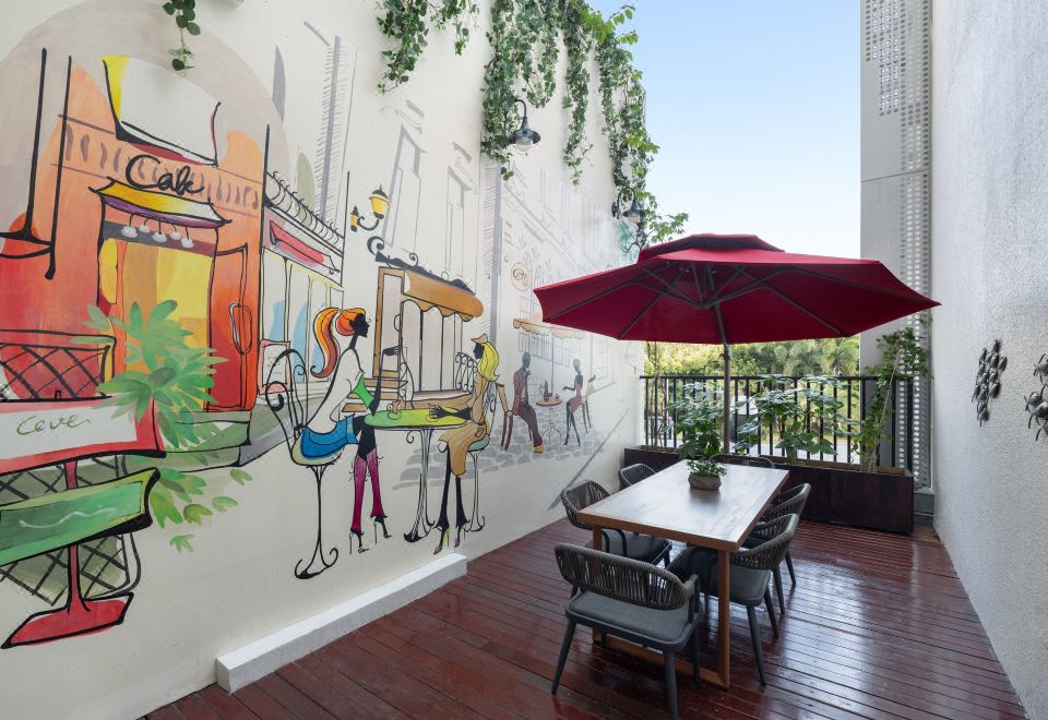 4. 라마다 플라자 ..