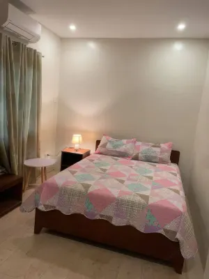 Sunnyside Hotel فنادق في Santo Tomas