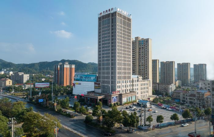 Linxiang Huayin Hotel