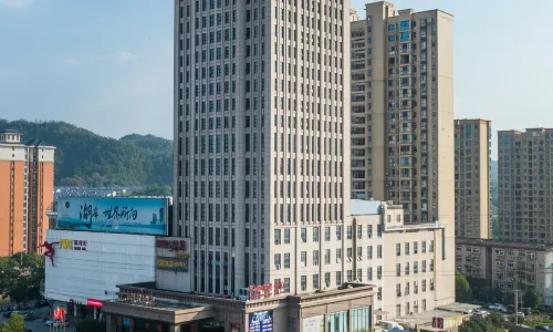 Linxiang Huayin Hotel