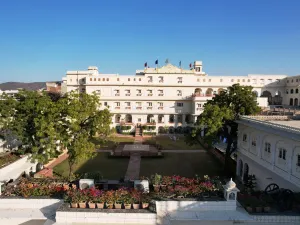 The Raj Palace (Small Luxury Hotels of the World)