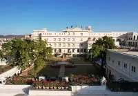 The Raj Palace (Small Luxury Hotels of the World)