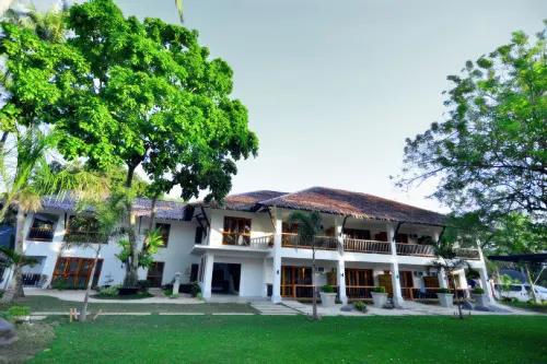Nabulao Beach Resort 히노바-안 호텔