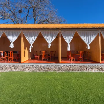 Banshan Courtyard · Looking Up at the Stars · Holiday Hotel