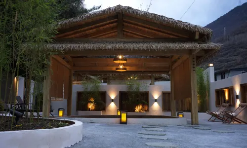 Kangding Tingshan Hot Spring Homestay