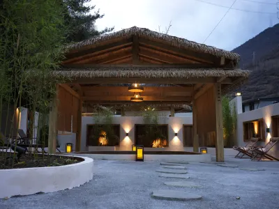 Kangding Tingshan Hot Spring Homestay