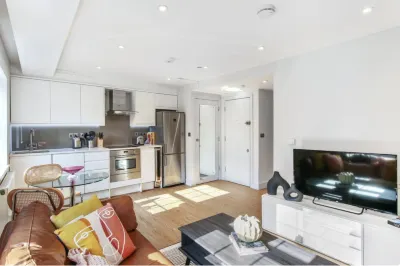 Cleveland Street by Aeria Apartments