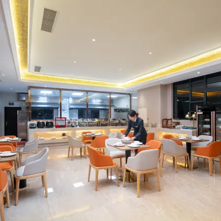Vienna Hotel (Longhui Bus Terminal)