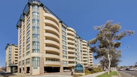 Adina Serviced Apartments Canberra James Court in Braddon