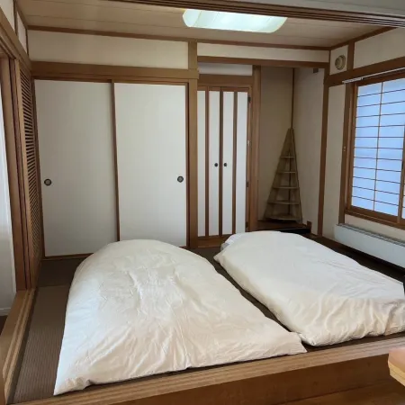 Whole House / 10 ppl/ 3 Parking /Free Wifi!