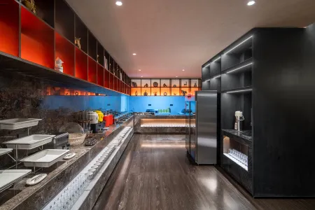 Intercontinental Wanhui Hotel Отели рядом с достопримечательностью «Народный конгресс Наму»