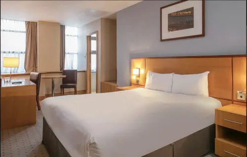 The Crown London, WorldHotels Distinctive Hotels in Barnet