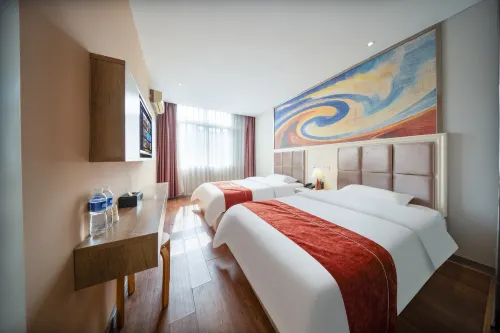 Yuecheng Express Hotel (Dongxing National Gate Port)