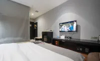 Waiting Hotel (Jingdezhen People's Square) - parcheggio