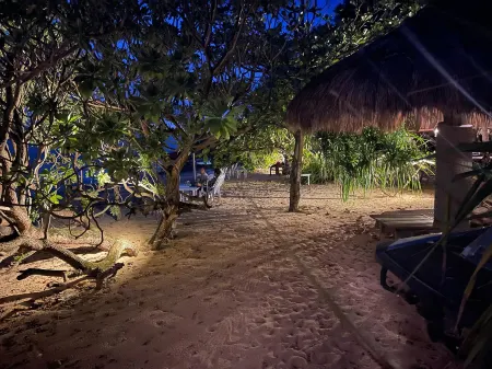 Pili Beach Resort Agmanic