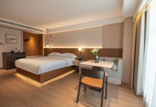 메후드 레스티 호텔의 현대적이고 밝은 인테리어 디자인 이미지