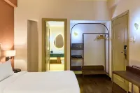 Kin Hotel Ly Tu Trong